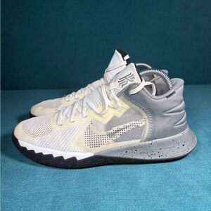 Size 7Y/8.5Women - Nike Kyrie Flytrap 5 shoes